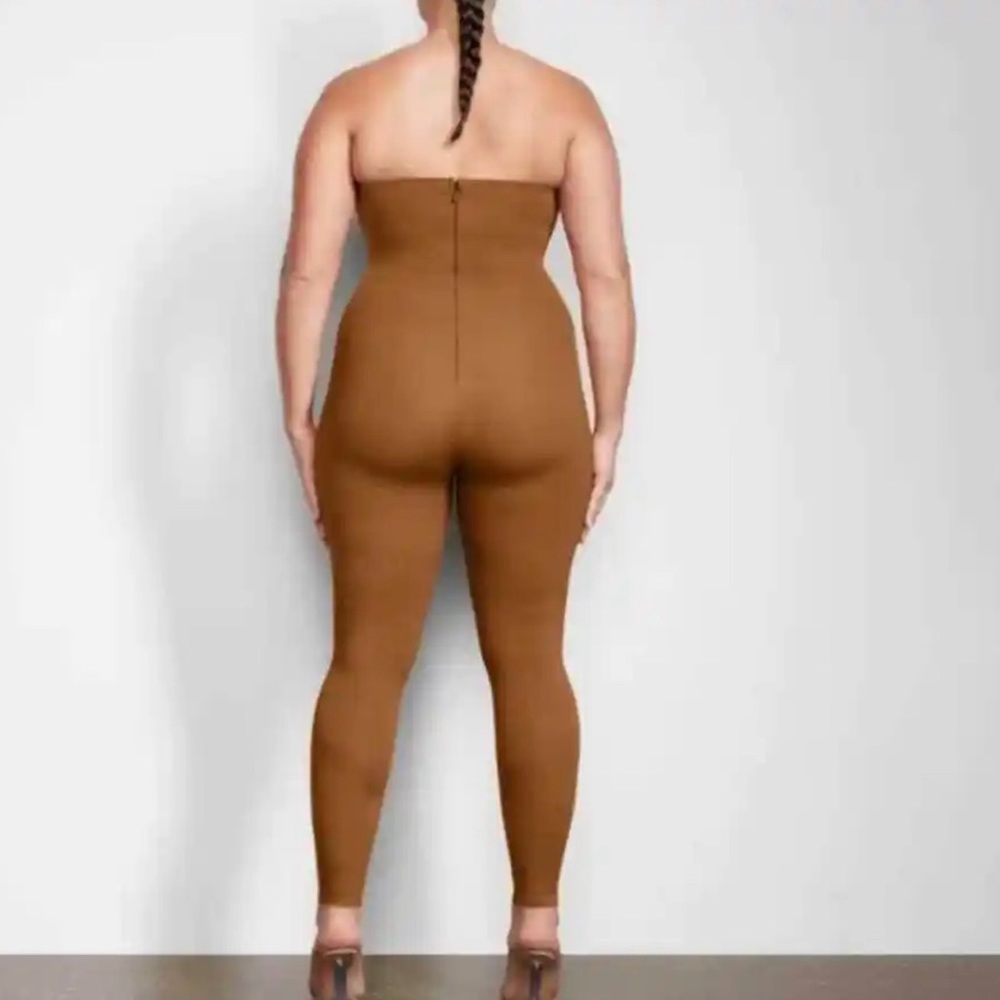 NWT- Skims.  All in one strapless Bodysuit. Caramel.‎ Size 4X - Picture 2 of 8